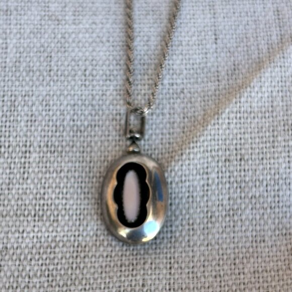 2 sided- Rotates Native American Sterling Pendant with 24" HAN Italy 925 Chain - Picture 2 of 11